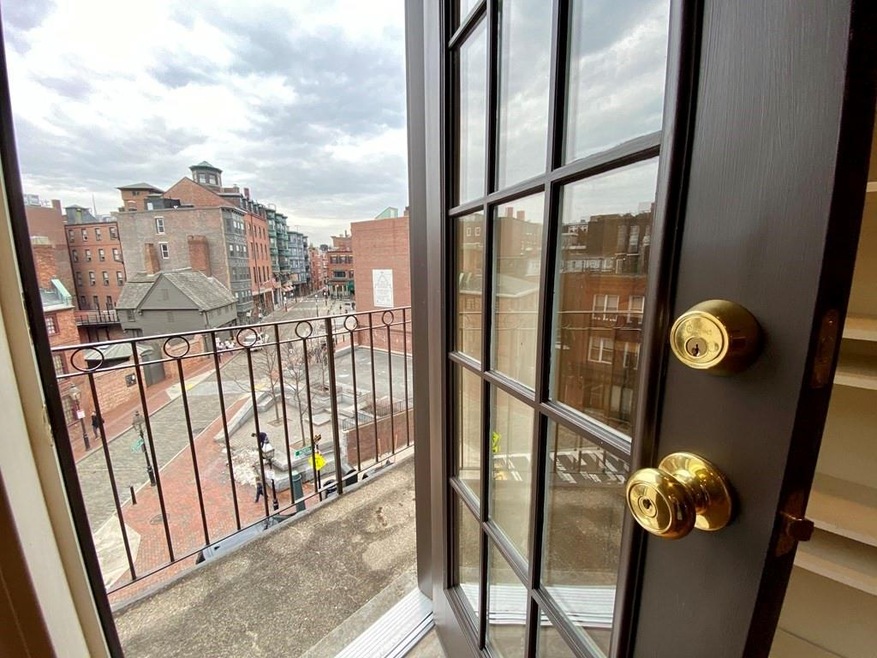 187 North St unit 8, Boston, MA 02113 - photo 1