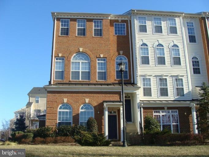 24737 Stone Station Terrace unit 118, Stone Ridge, VA 20105 - photo 1