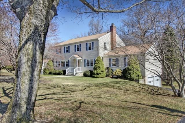 420 Primrose Ln, Fairfield, CT 06825 - photo 1