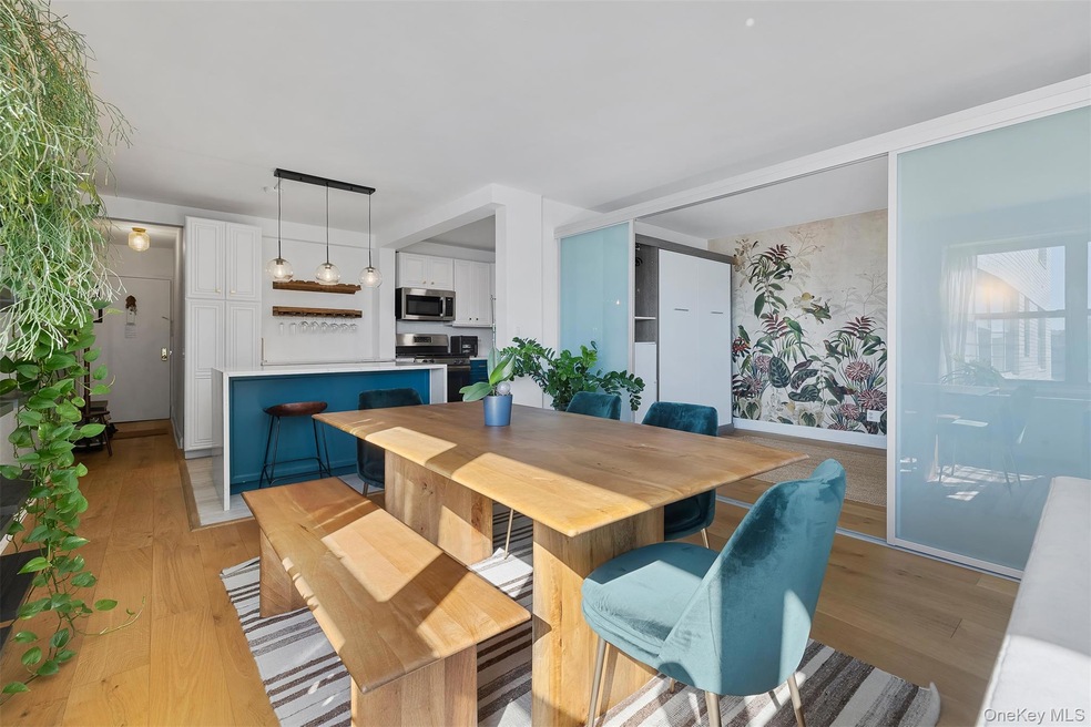 Executive Towers unit 14T, Bronx, NY 10451 - photo 1