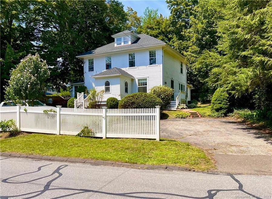 72 Hoyt St, New Canaan, CT 06840 - photo 1