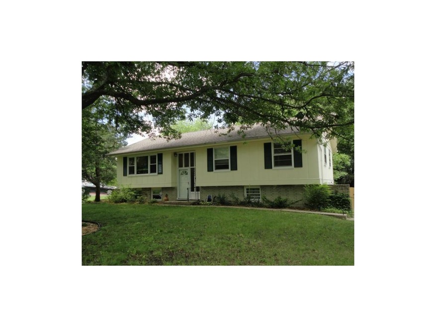 Front View w/Side Entry Garage