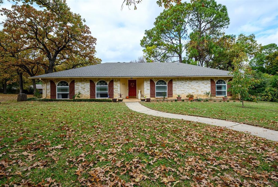 112 Lexington Ln, Denton, TX 76205 - photo 1