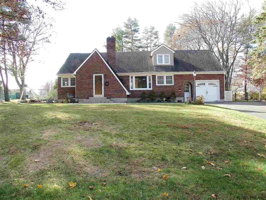 19 Friar Tuck Rd, Albany, NY 12203 - photo 1