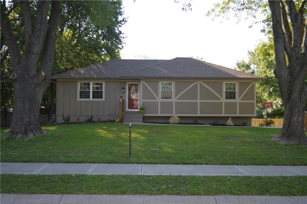 509 S Franklin St, Raymore, MO 64083 - photo 1