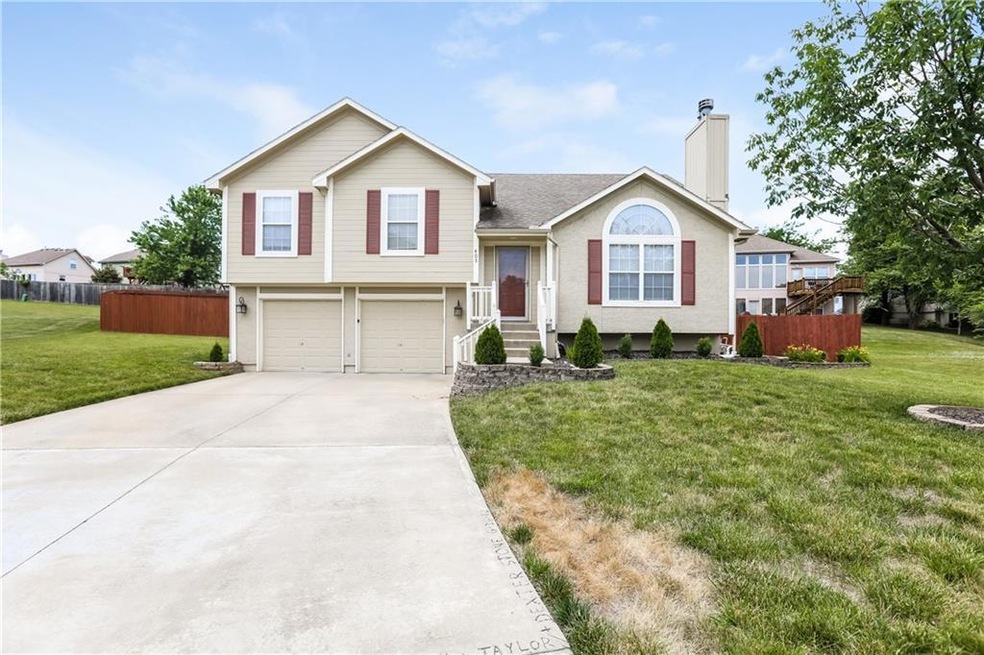 403 Granite Ct, Raymore, MO 64083 - photo 1