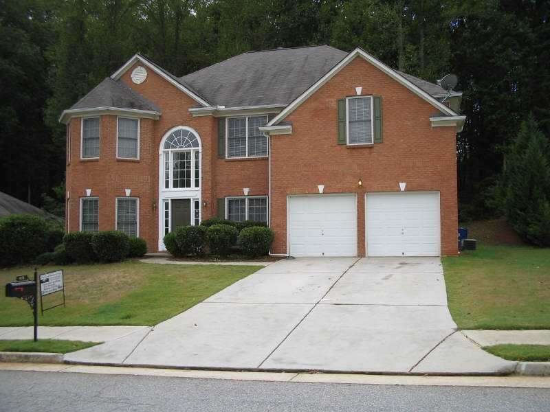 Exterior Front. Wonderful sidewalk community in Da