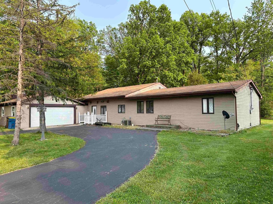 610 W Spring St, Bluffton, IN 46714 - photo 1