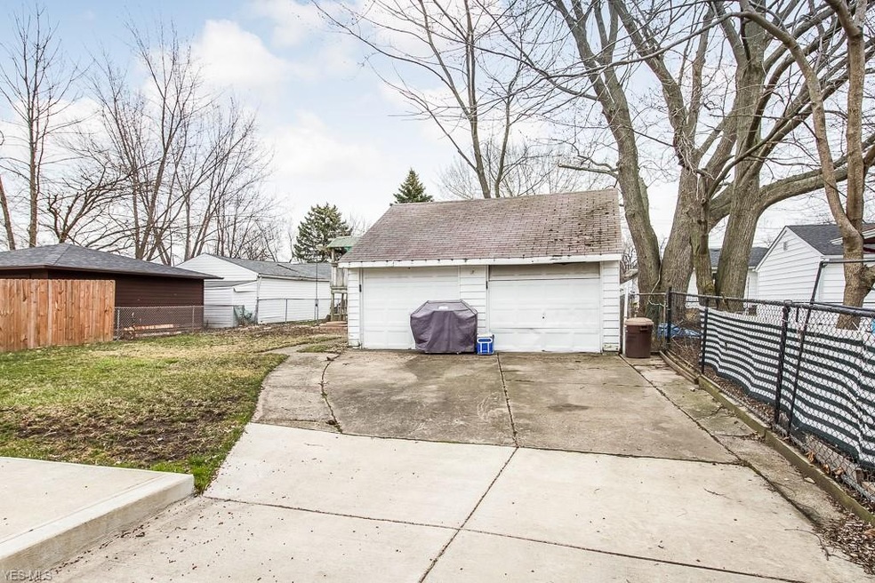 385 Lynne Dr, Sheffield Lake, OH 44054 - photo 1