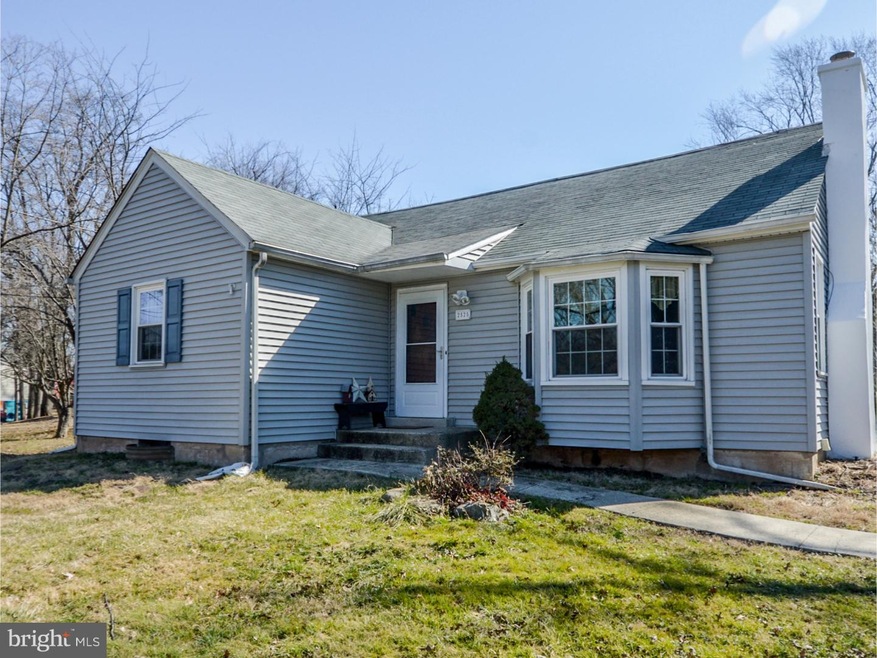 2525 W Walnut St, Colmar, PA 18915 - photo 1