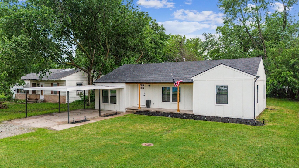 3-web-or-mls-106-admiral-trussler-blvd