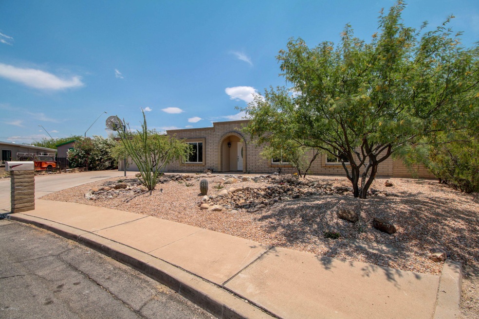9442 E Lorain Place, Tucson, AZ 85710