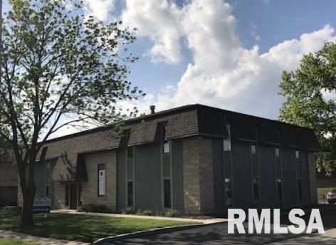 2028 E 38th St unit 2, Davenport, IA 52807 - photo 1