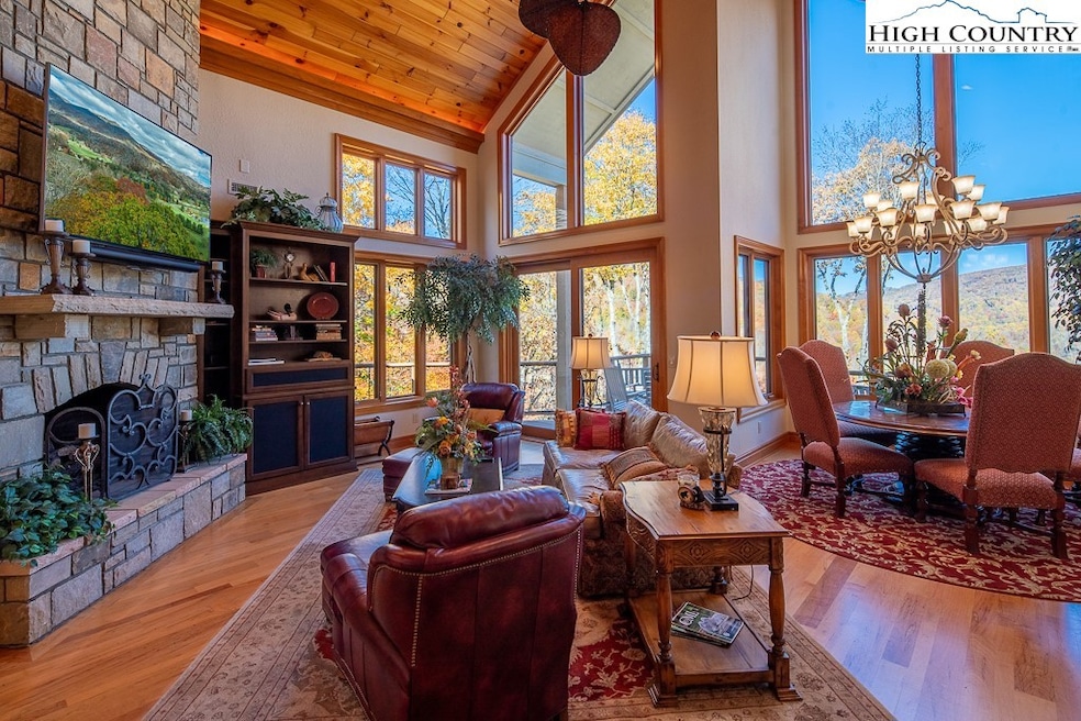Fully furnished luxury home in Elk River Club!