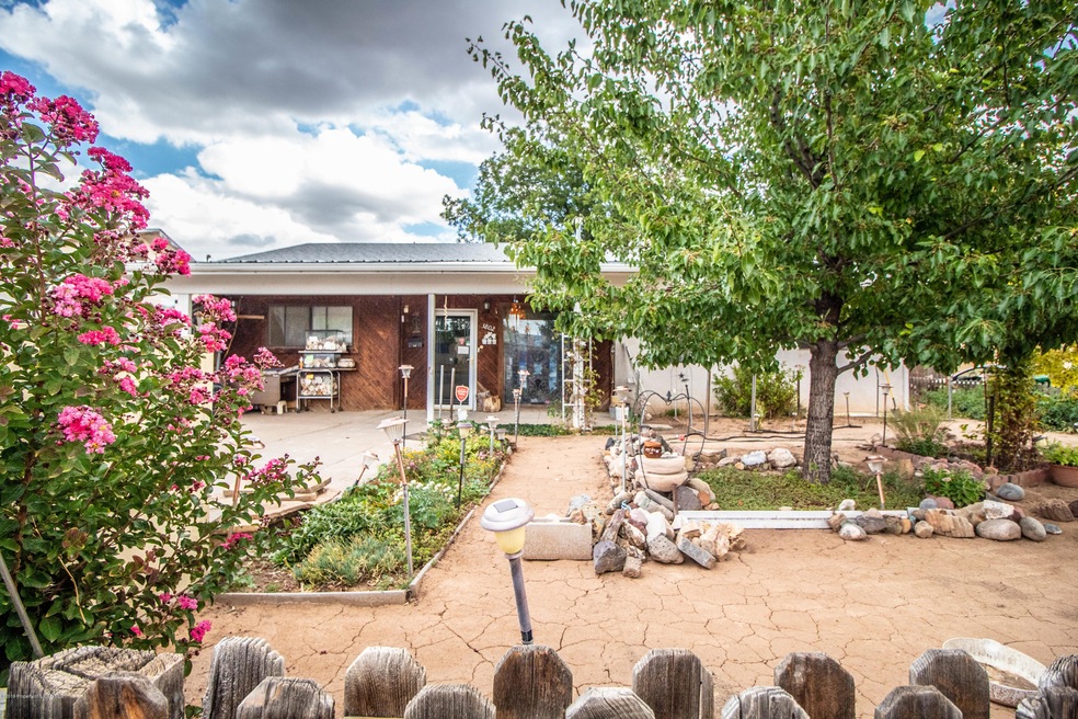 3802 Sierra Vista Dr, Farmington, NM 87402 - photo 1