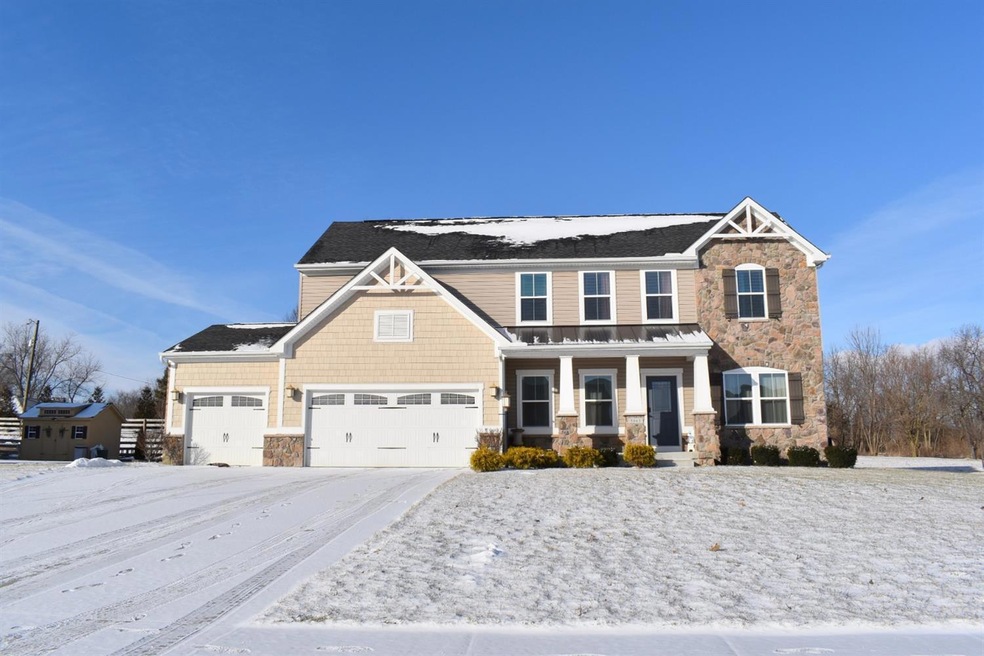 5065 Lakota Woods Dr, Liberty Township, OH 45044 - photo 1