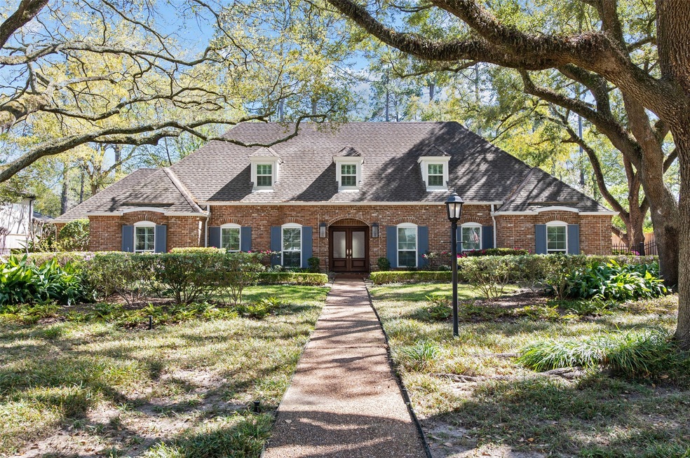 11727 Winshire Cir, Houston, TX 77024 - photo 1