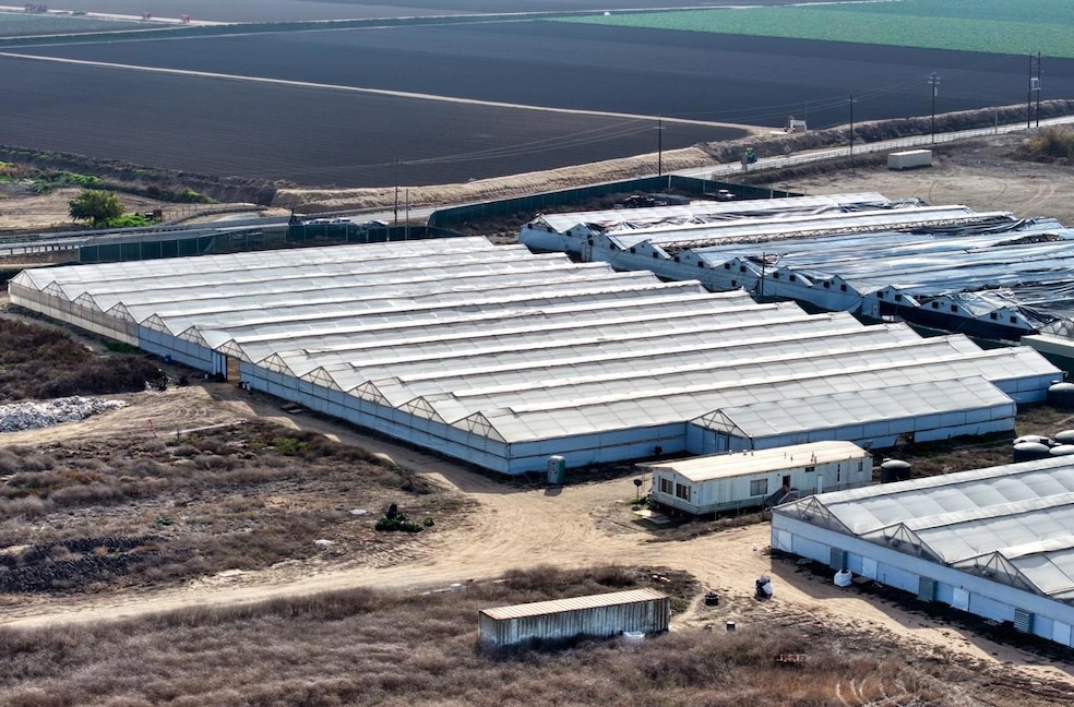 2242 Alisal Rd, Salinas, CA 93908 - photo 1