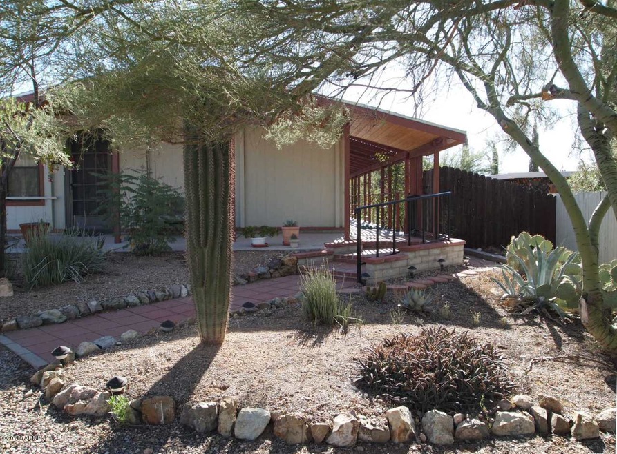 01 Front Porch a
