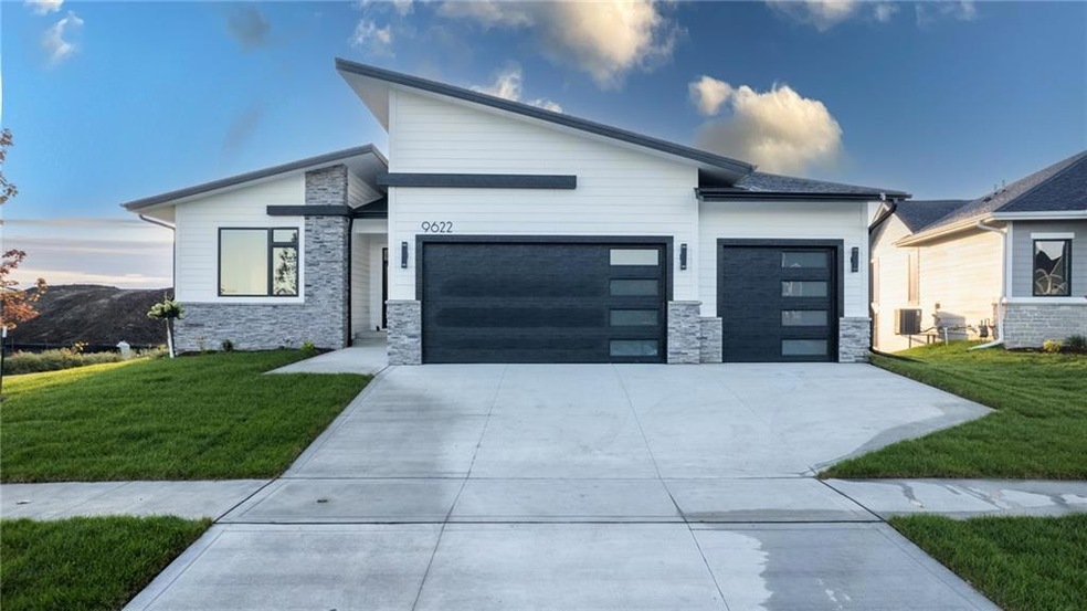 9622 Watermeadow Cir, Johnston, IA 50131 - photo 1