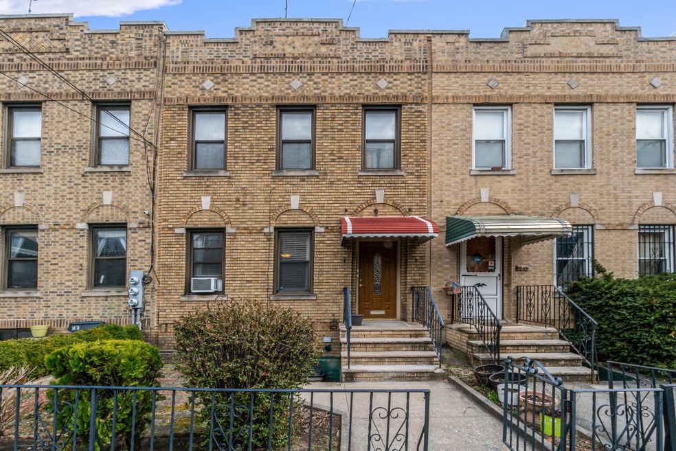 31-59 47th St, Astoria, NY 11103 - photo 1