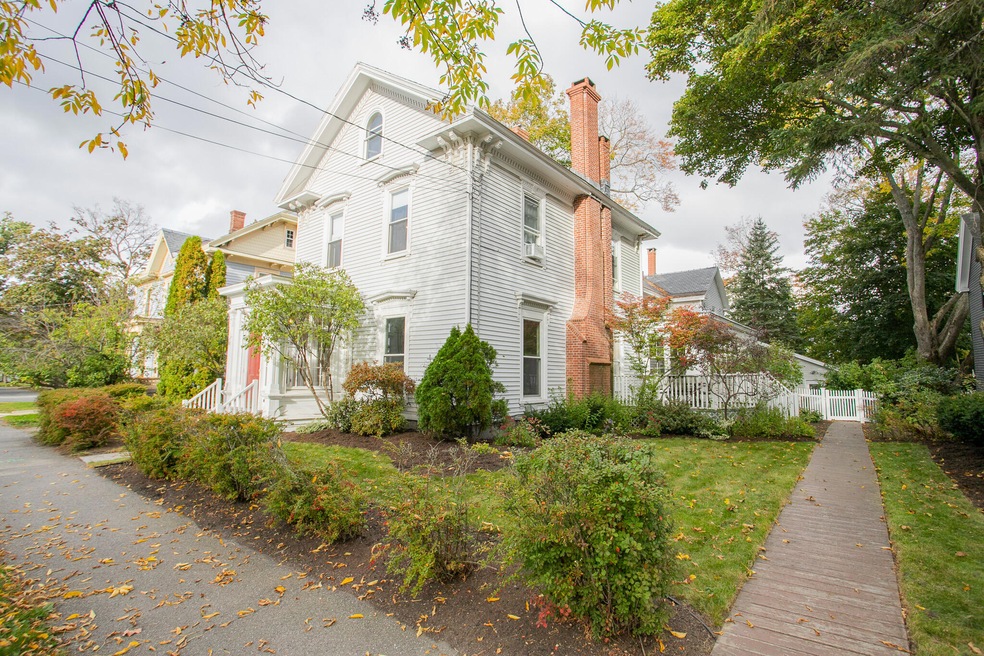 51 Grove Street Bangor (Exterior)