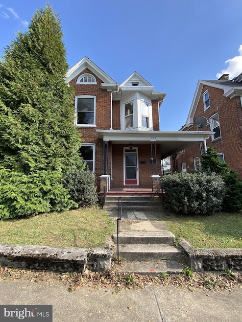 129 N Grant St, Waynesboro, PA 17268 - photo 1