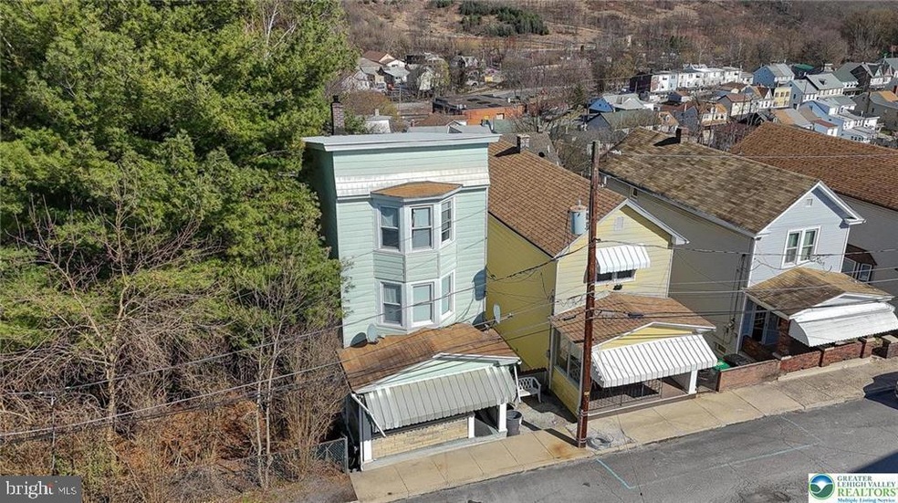 63 S Nescopec St, Tamaqua, PA 18252 - photo 1