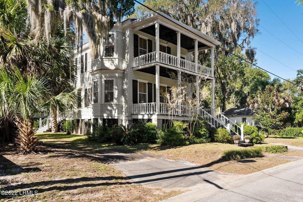 908 Scott St, Beaufort, SC 29902 - photo 1