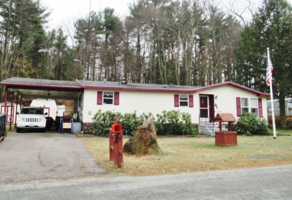 115 Champagne Rd, Gardner, MA 01440 - photo 1