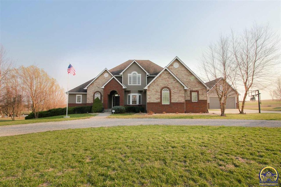 7325 SW 53rd St, Topeka, KS 66610 - photo 1