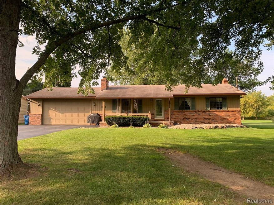 2028 W Reid Rd, Flint, MI 48507 - photo 1