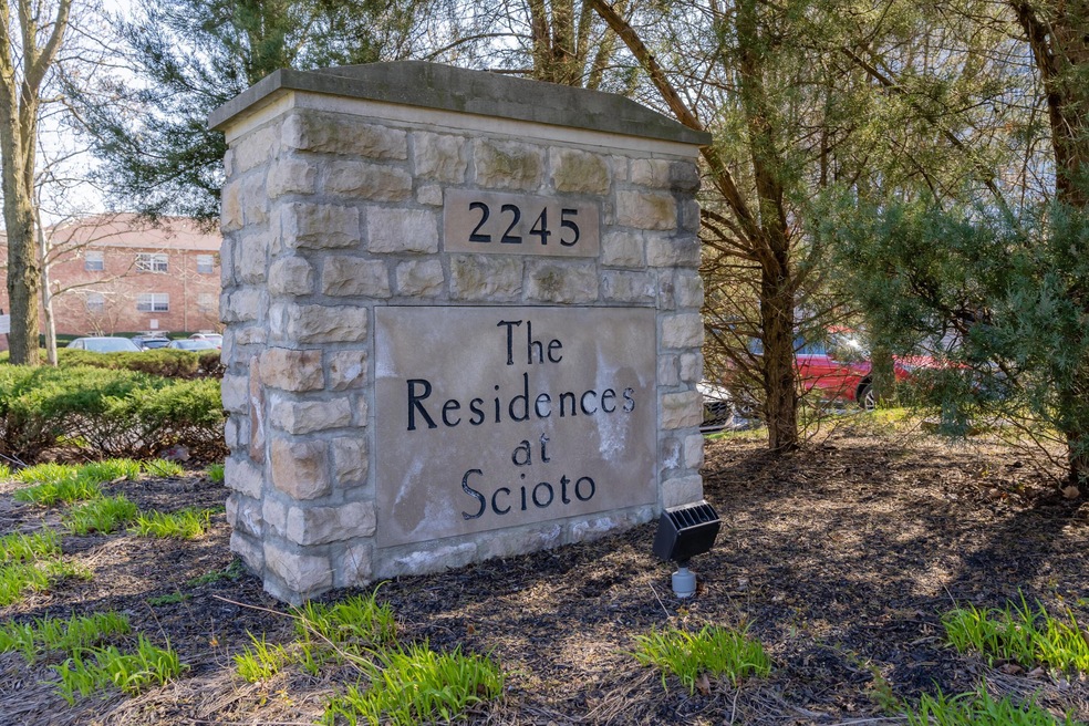 2245 Riverside Dr #208_MLS_29
