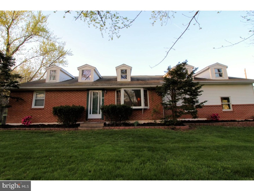99 Mill St, Bechtelsville, PA 19505 - photo 1