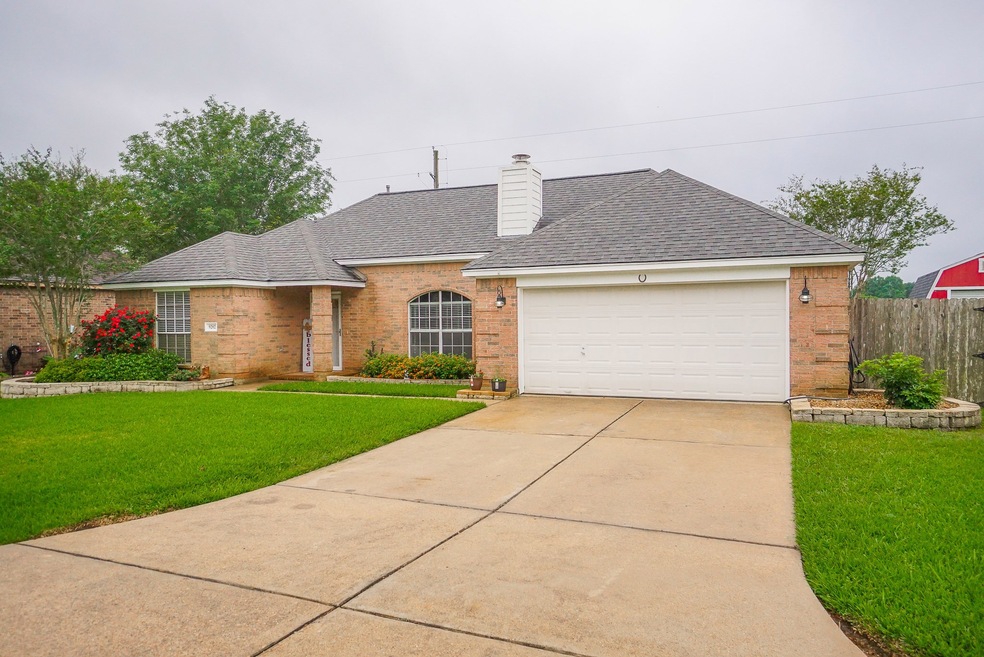 9202 Stephen St, Needville, TX 77461 - photo 1