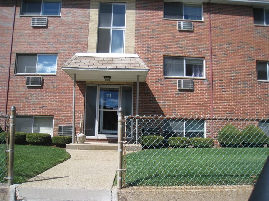 11 Pond St unit 12, Waltham, MA 02451 - photo 1