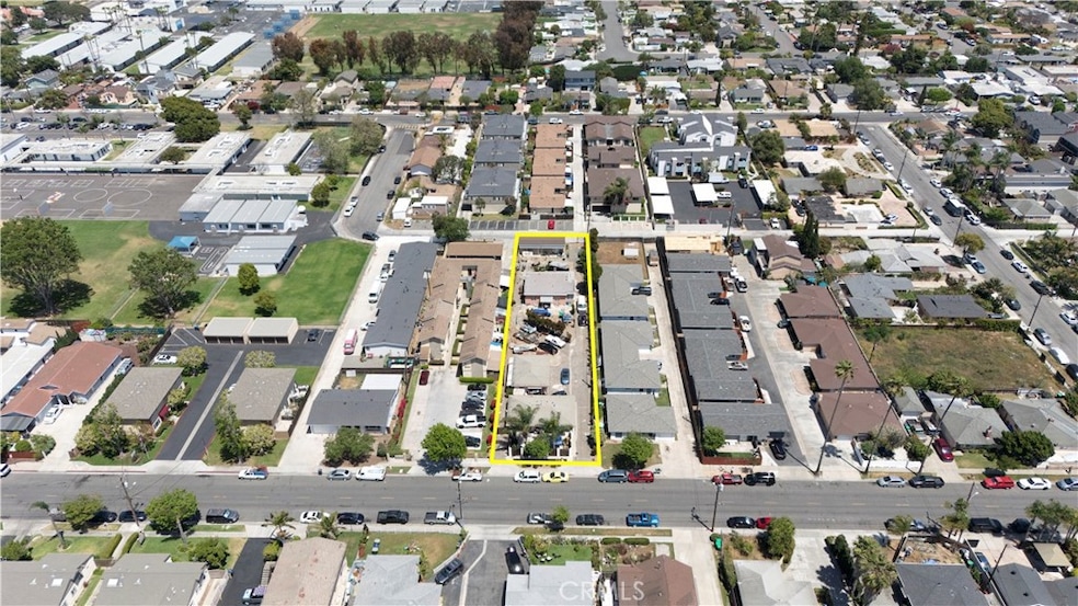 2028 Wallace Ave unit C, Costa Mesa, CA 92627 - photo 1