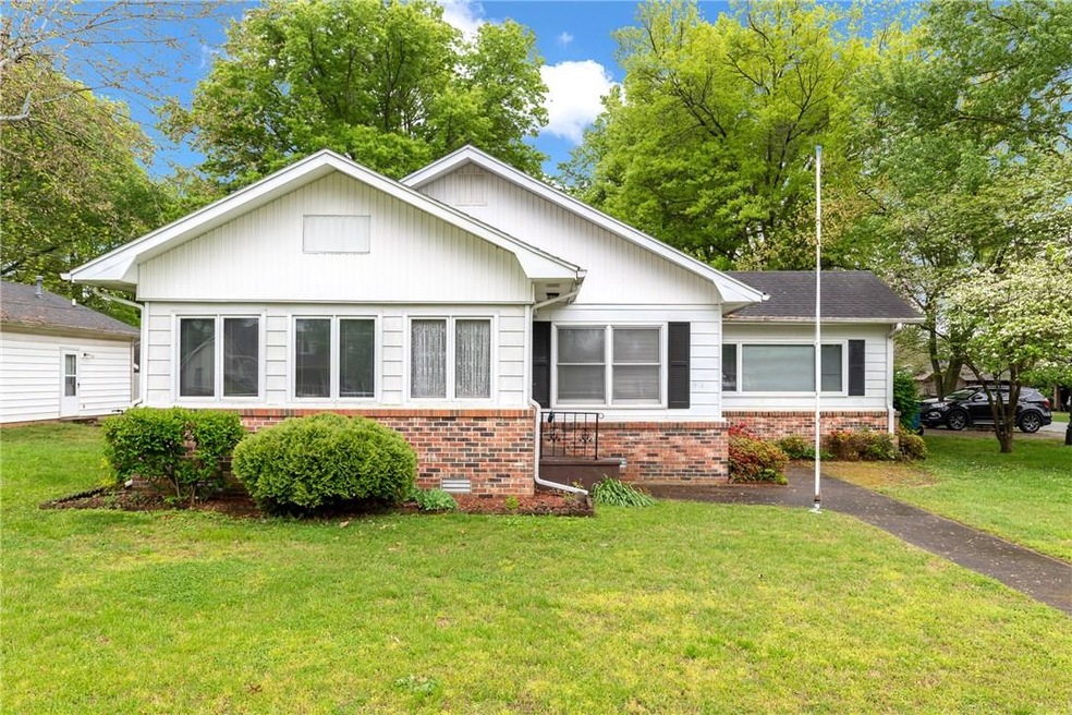 911 NW 9th St, Bentonville, AR 72712 - photo 1