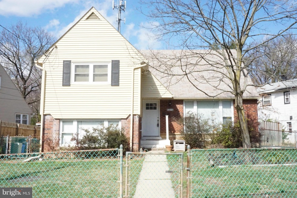 6016 Mustang Dr, Riverdale, MD 20737 - photo 1