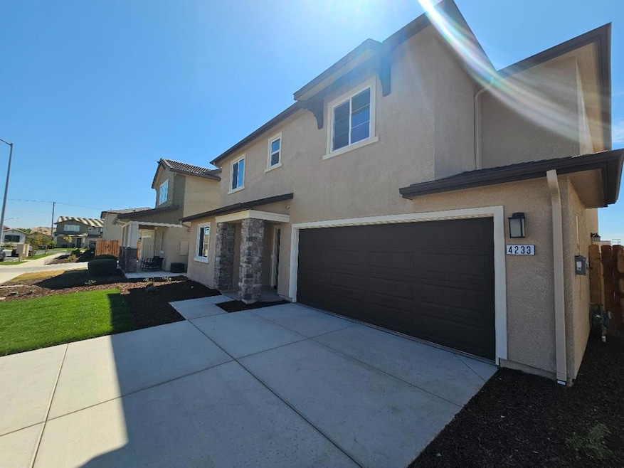 Pending $529,990 • Co-Listing Agent