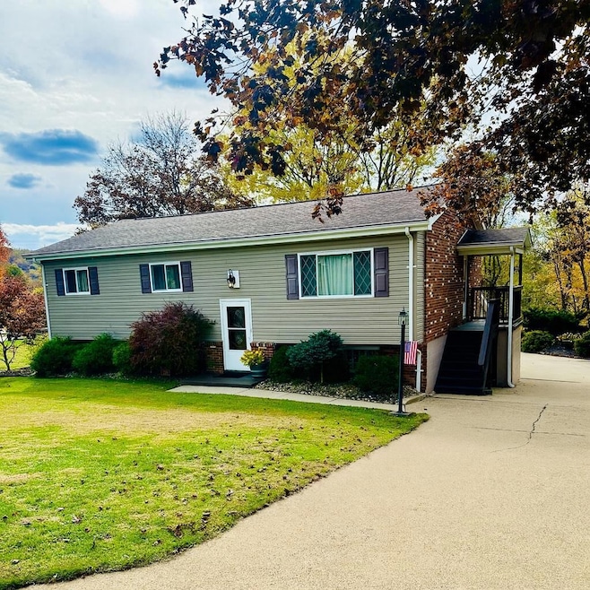 219 Aztec Ln, New Cumberland, WV 26047 - photo 1