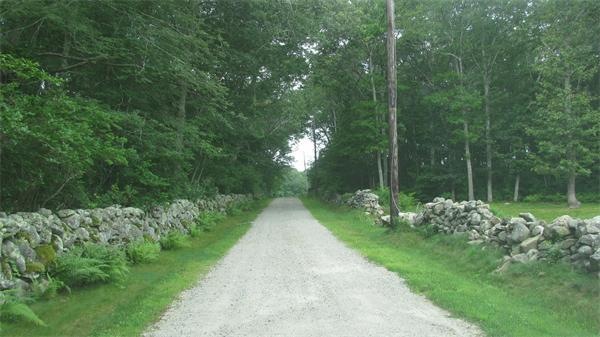 2 Loretta Ave, Chicopee, MA 01020 - photo 1