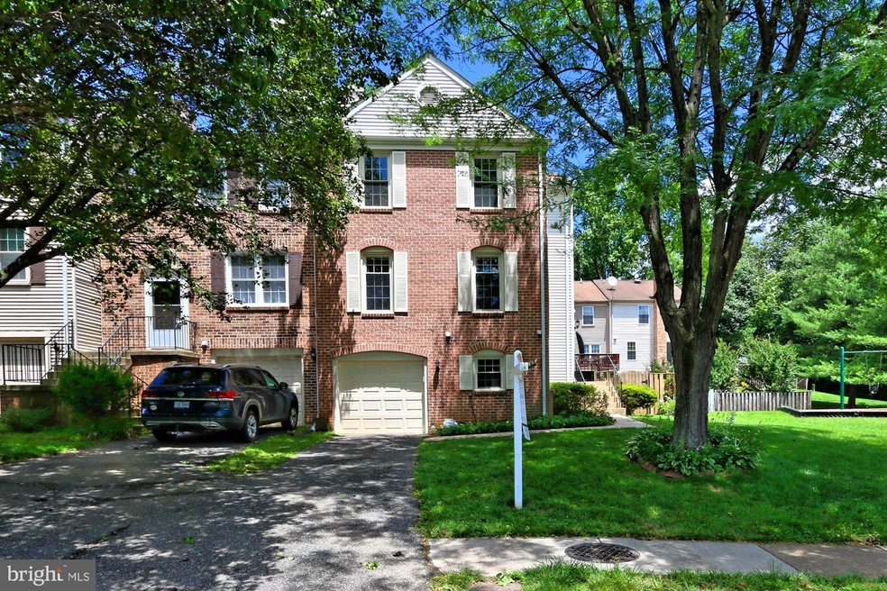 8883 Winding Hollow Way, Springfield, VA 22152 - photo 1