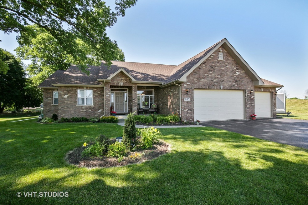 Welcome Home! This beautiful ranch home with mautu