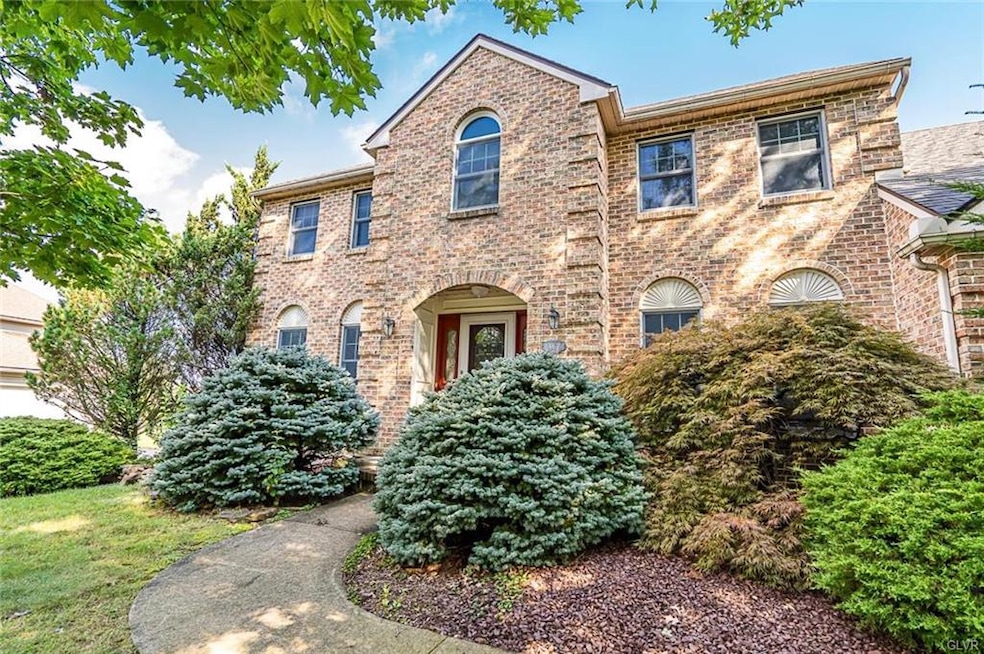 467 Milano Dr, Easton, PA 18040 - photo 1