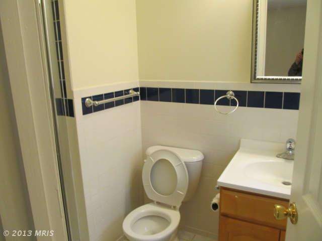 8810 Littlewood Rd, Parkville, MD 21234 - photo 1