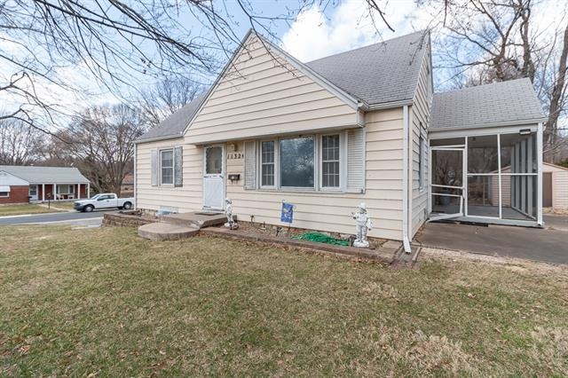 11324 W 55th St, Shawnee, KS 66203 - photo 1