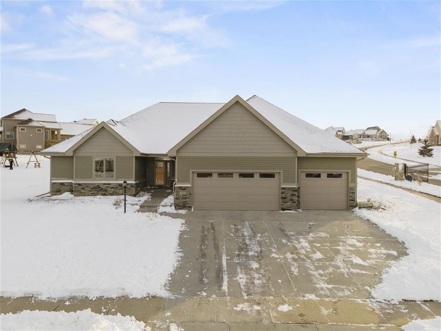 890 Raven Ct, Oregon, WI 53575 - photo 1