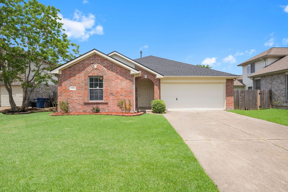 2411 Fox Water Dr, Spring, TX 77386 - photo 1