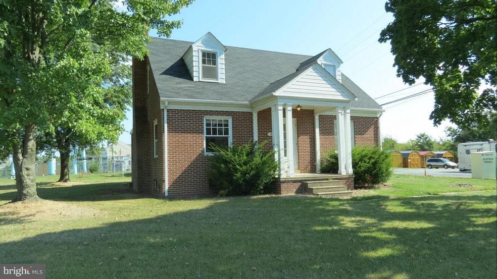 519 E Baltimore St, Taneytown, MD 21787 - photo 1